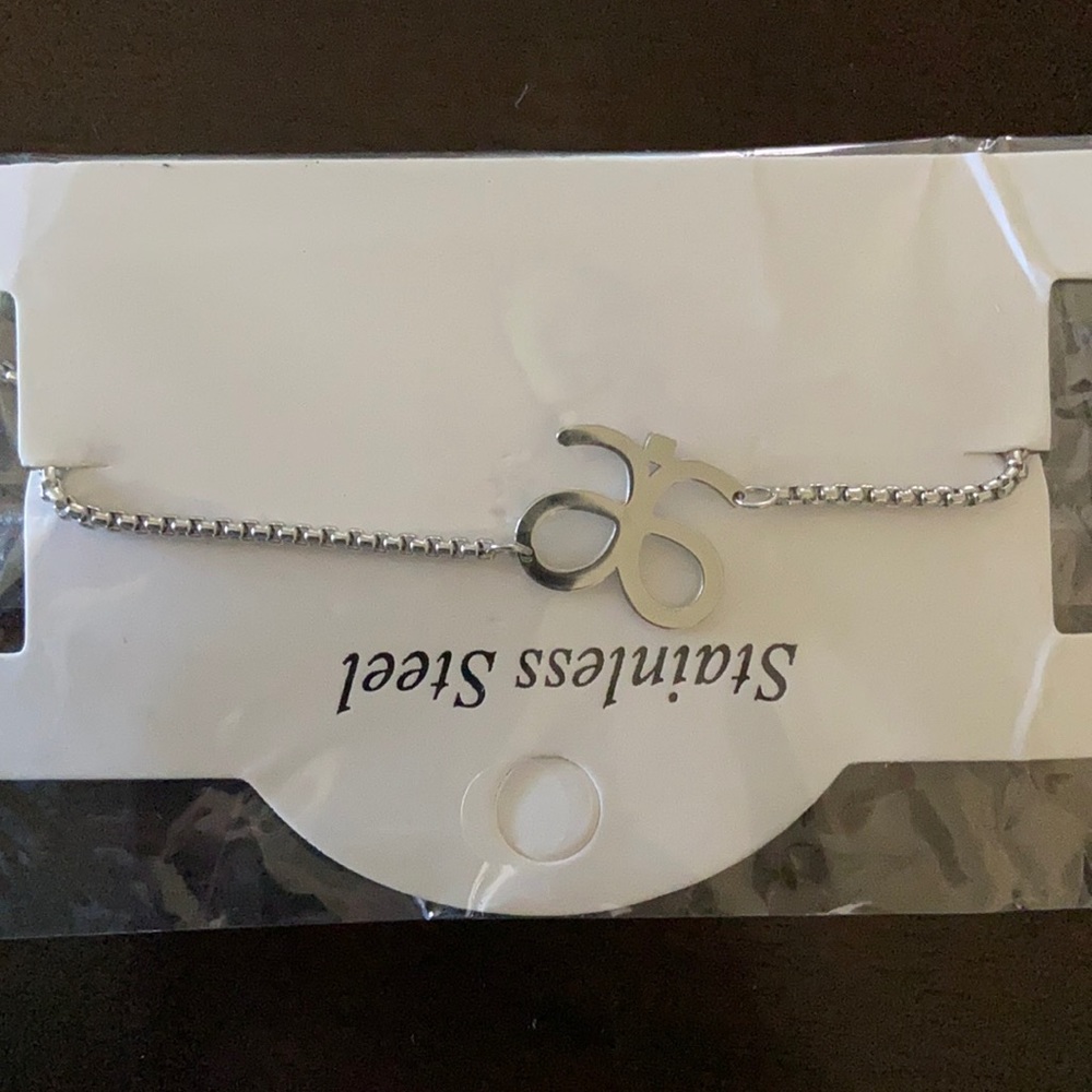 Arbonne stainless steel necklace